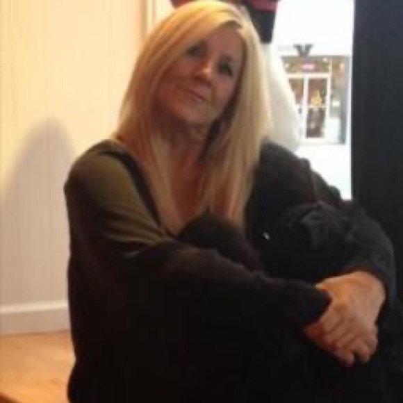 Meet your Posher, Kelly - Picture 2 of 4